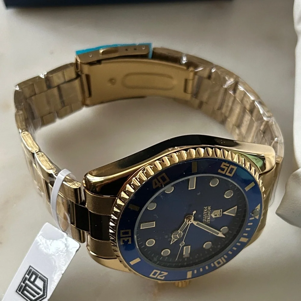 Invicta‎ Montres Gold and Blue Watch